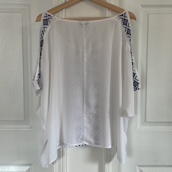 Lorimer NYC Cold Shoulder Blouse - Picture 2 of 10